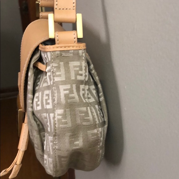 Fendi logo baguette bag - Picture 2 of 10